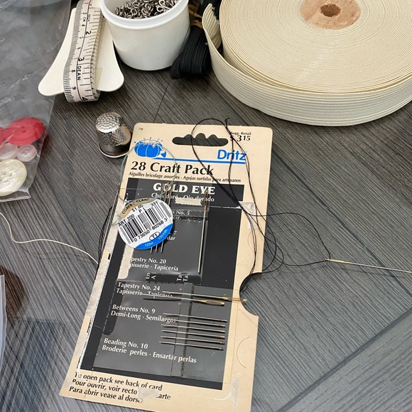 Vintage sewing patterns w/threads needles buttons eye hooks and more 3 Mcalls - Picture 9 of 9